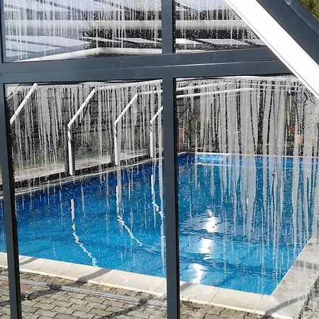 וילה Sleeps 10 Pool Wifi *